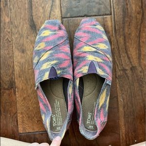 TOMS fun print shoes